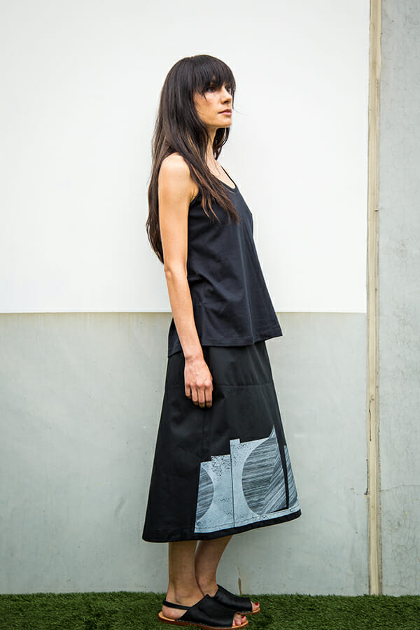 atlin Skirt in cotton sateen with geometric silkscreen print and metal zip at back